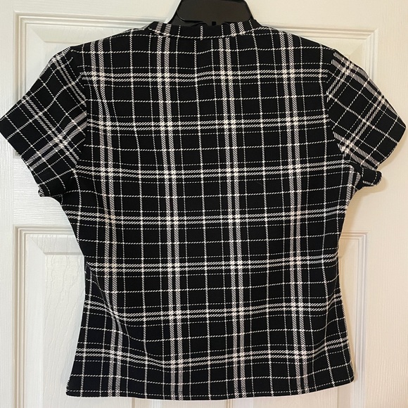 SHEIN plaid fitted crop tee - Picture 2 of 3